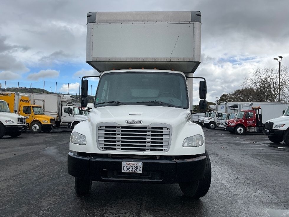 Medium Duty Box Truck-Light and Medium Duty Trucks-Freightliner-2019-M2-West Sacramento-CA-207,870\n\t\tmiles-$ 42,000 - Image 2