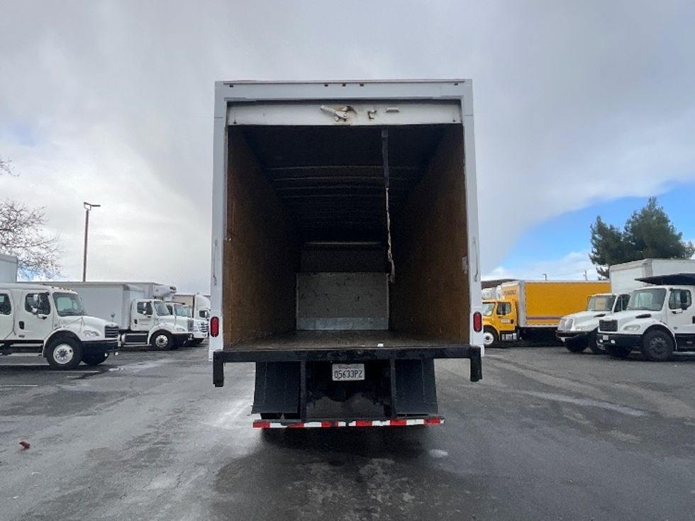 Medium Duty Box Truck-Light and Medium Duty Trucks-Freightliner-2019-M2-West Sacramento-CA-207,870\n\t\tmiles-$ 42,000 - Image 8