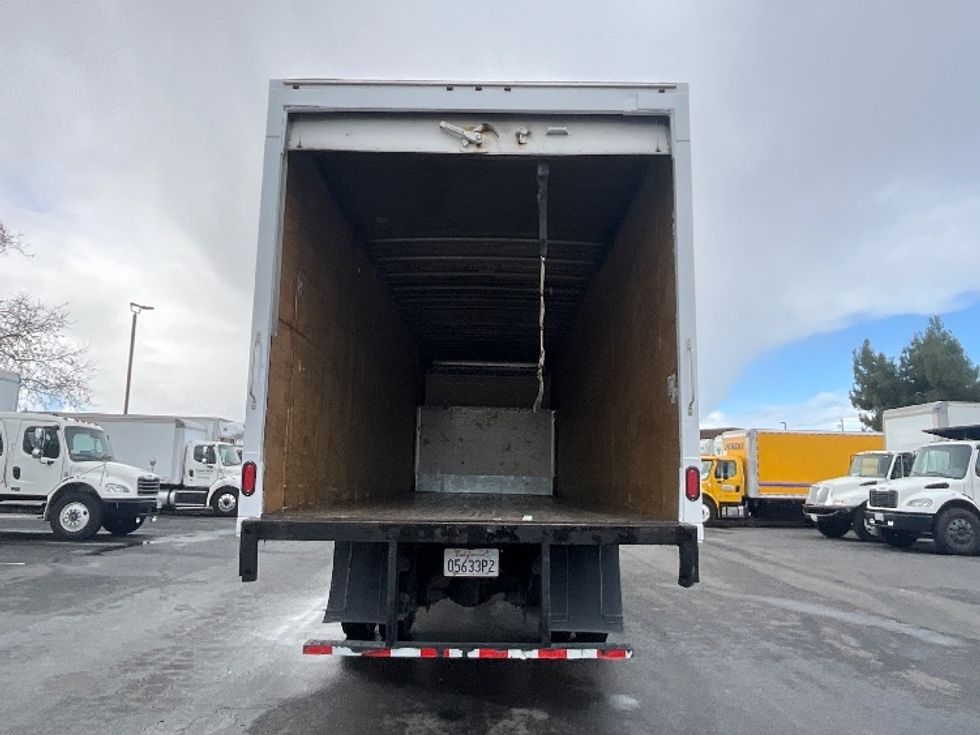 Medium Duty Box Truck-Light and Medium Duty Trucks-Freightliner-2019-M2-West Sacramento-CA-207,870\n\t\tmiles-$ 42,000 - Image 9