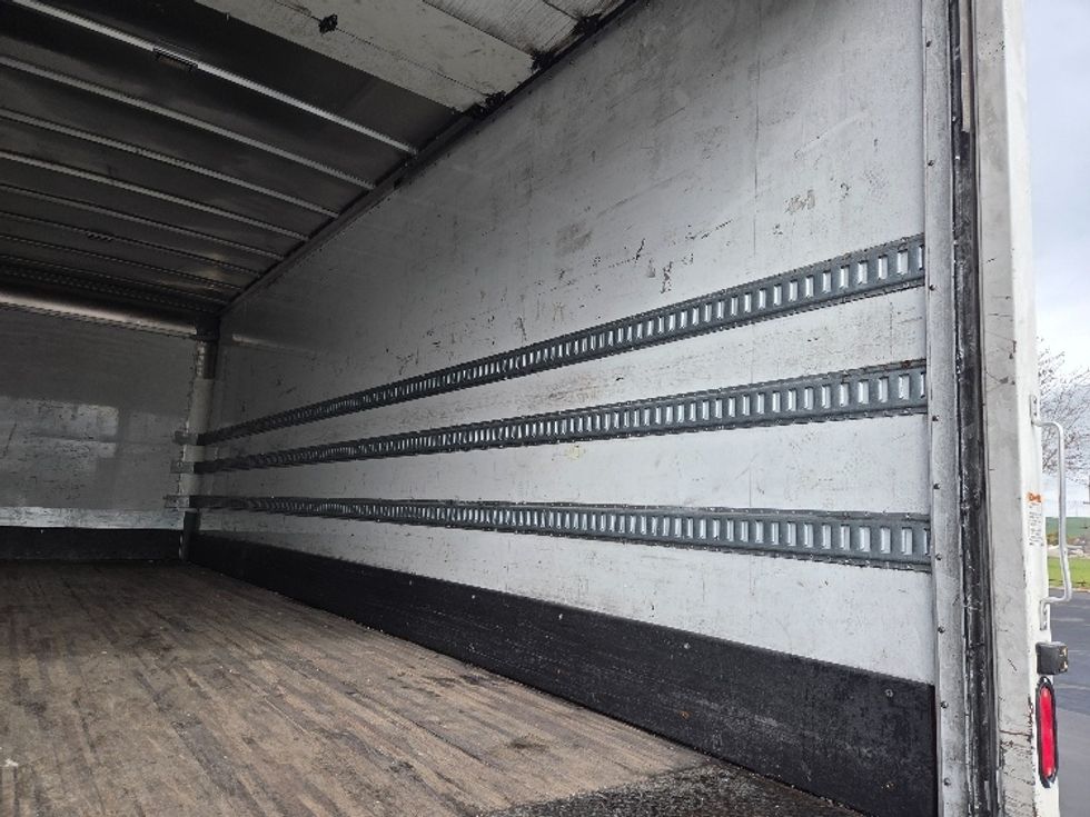 Medium Duty Box Truck-Light and Medium Duty Trucks-Freightliner-2019-M2-West Sacramento-CA-207,928\n\t\tmiles-$ 42,000 - Image 13