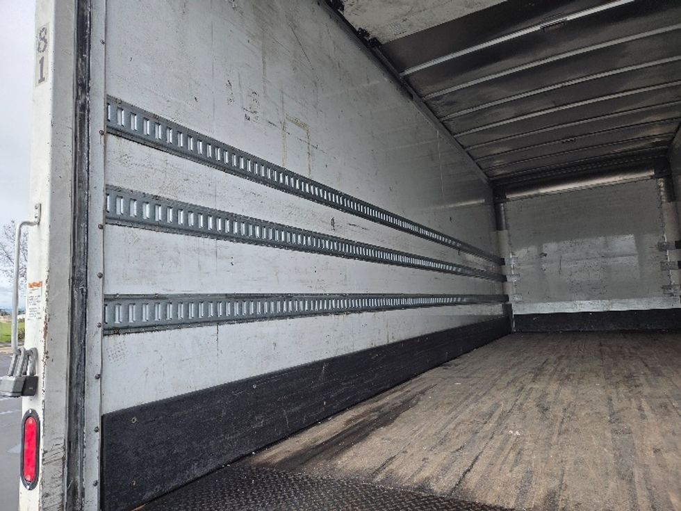 Medium Duty Box Truck-Light and Medium Duty Trucks-Freightliner-2019-M2-West Sacramento-CA-207,928\n\t\tmiles-$ 42,000 - Image 11