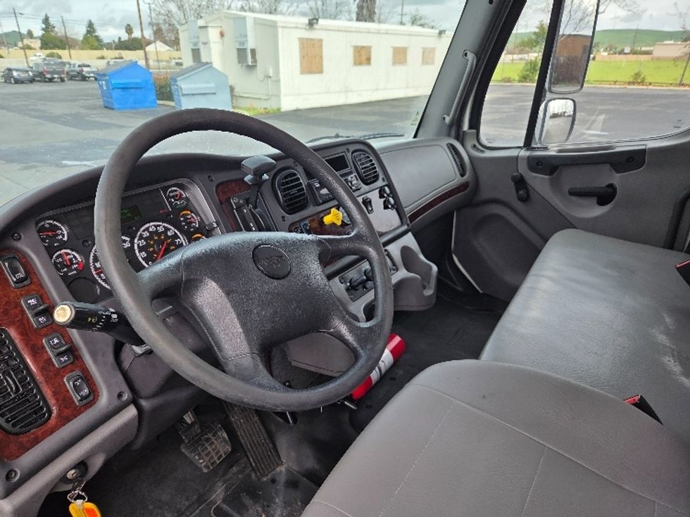 Medium Duty Box Truck-Light and Medium Duty Trucks-Freightliner-2019-M2-West Sacramento-CA-207,928\n\t\tmiles-$ 42,000 - Image 17