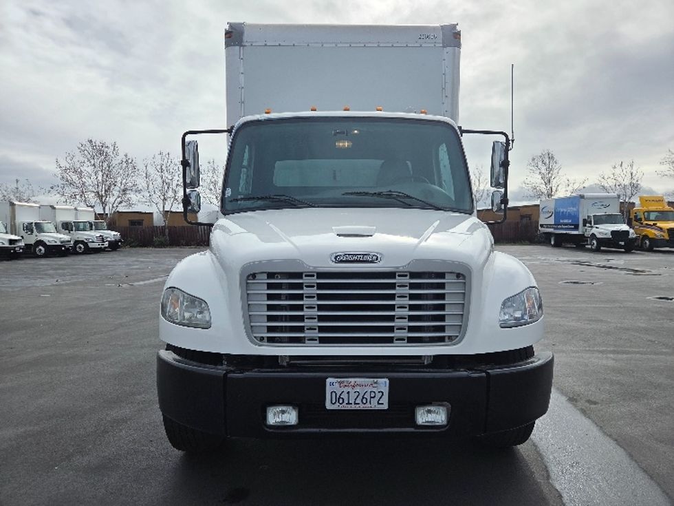 Medium Duty Box Truck-Light and Medium Duty Trucks-Freightliner-2019-M2-West Sacramento-CA-207,928\n\t\tmiles-$ 42,000 - Image 2