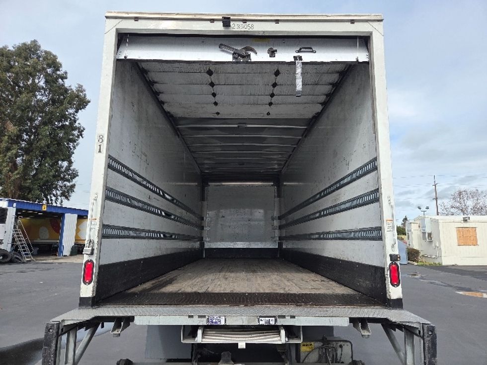 Medium Duty Box Truck-Light and Medium Duty Trucks-Freightliner-2019-M2-West Sacramento-CA-207,928\n\t\tmiles-$ 42,000 - Image 8