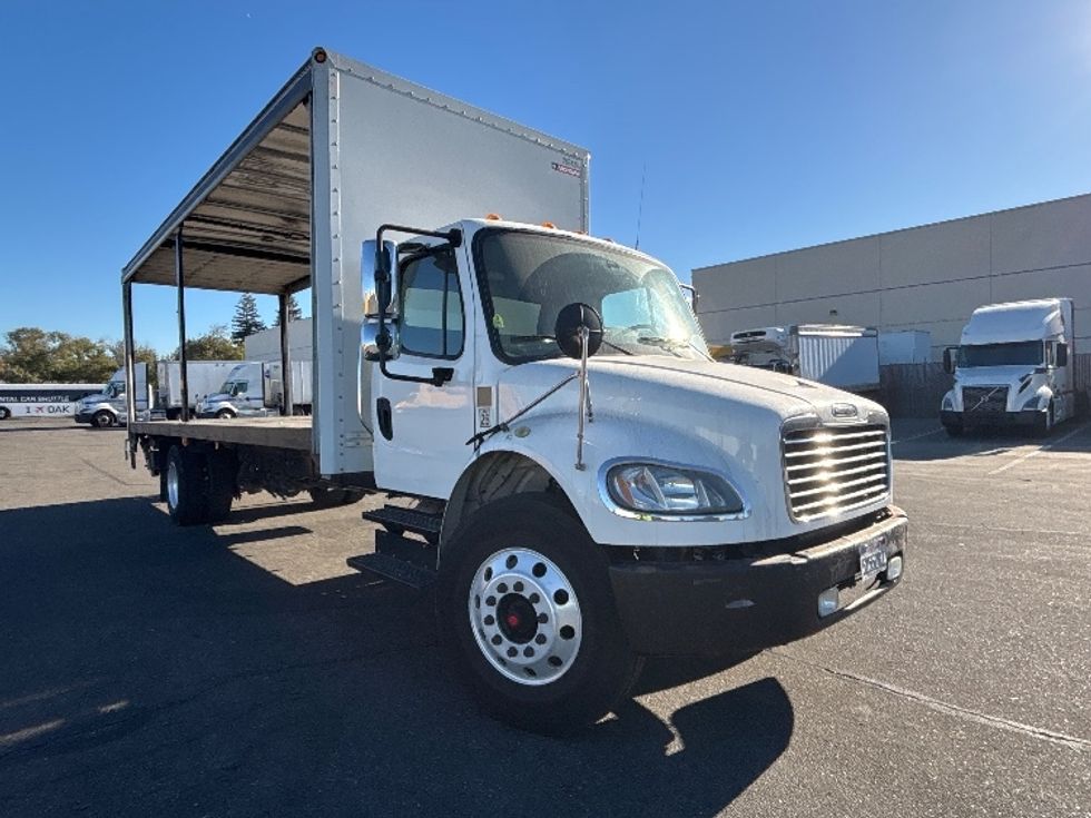 Medium Duty Box Truck-Light and Medium Duty Trucks-Freightliner-2019-M2-West Sacramento-CA-210,440\n\t\tmiles-$ 44,750 - Image 1