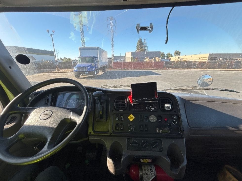 Medium Duty Box Truck-Light and Medium Duty Trucks-Freightliner-2019-M2-West Sacramento-CA-210,440\n\t\tmiles-$ 44,750 - Image 18