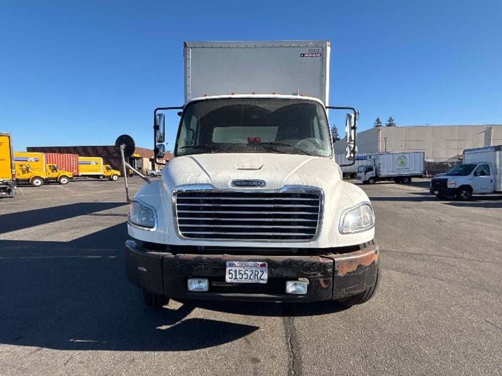 Medium Duty Box Truck-Light and Medium Duty Trucks-Freightliner-2019-M2-West Sacramento-CA-210,440\n\t\tmiles-$ 44,750 - Image 2