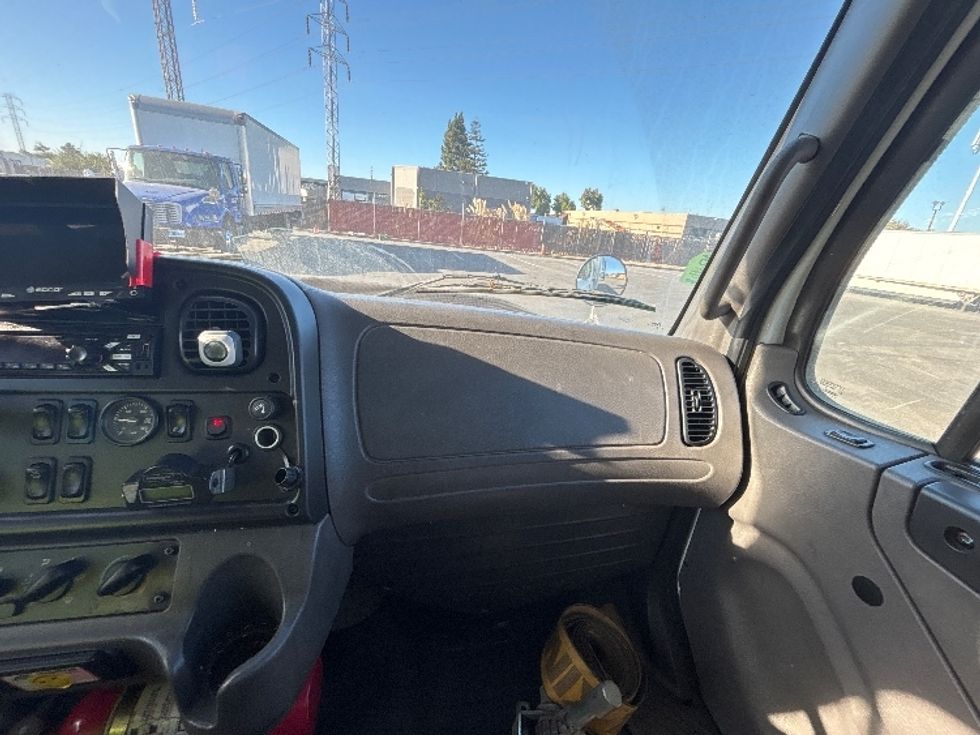 Medium Duty Box Truck-Light and Medium Duty Trucks-Freightliner-2019-M2-West Sacramento-CA-210,440\n\t\tmiles-$ 44,750 - Image 21