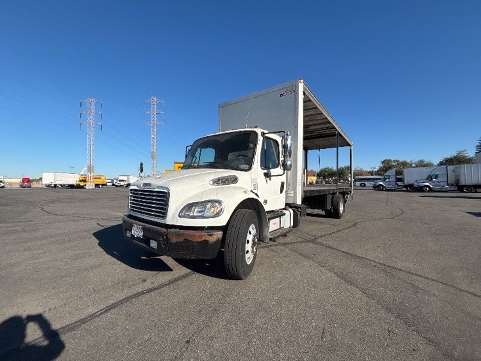 Medium Duty Box Truck-Light and Medium Duty Trucks-Freightliner-2019-M2-West Sacramento-CA-210,440\n\t\tmiles-$ 44,750 - Image 3