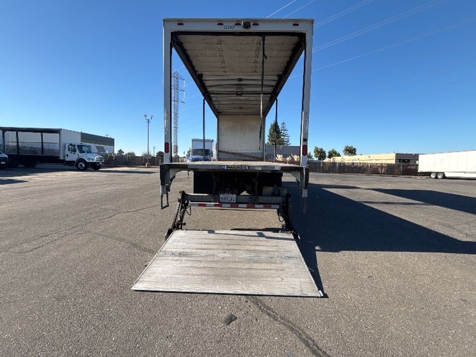 Medium Duty Box Truck-Light and Medium Duty Trucks-Freightliner-2019-M2-West Sacramento-CA-210,440\n\t\tmiles-$ 44,750 - Image 9