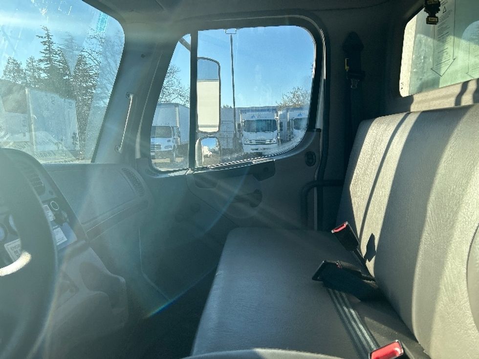 Medium Duty Box Truck-Light and Medium Duty Trucks-Freightliner-2019-M2-West Sacramento-CA-212,468\n\t\tmiles-$ 46,500 - Image 19