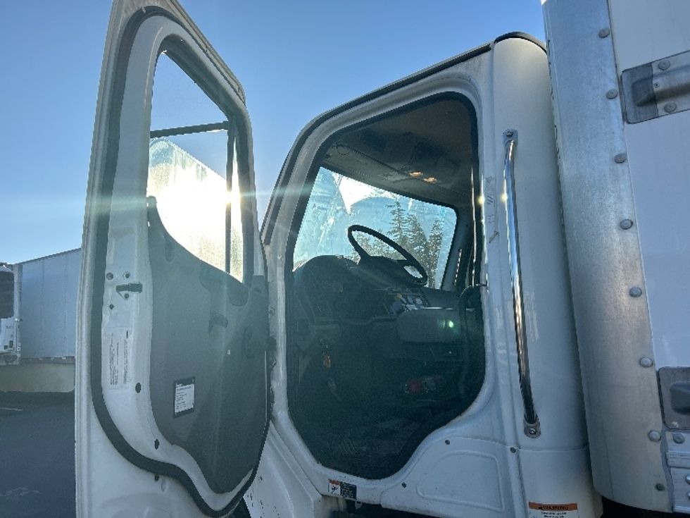Medium Duty Box Truck-Light and Medium Duty Trucks-Freightliner-2019-M2-West Sacramento-CA-212,468\n\t\tmiles-$ 46,500 - Image 16