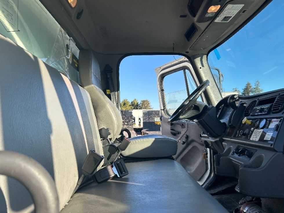 Medium Duty Box Truck-Light and Medium Duty Trucks-Freightliner-2019-M2-West Sacramento-CA-212,468\n\t\tmiles-$ 46,500 - Image 22