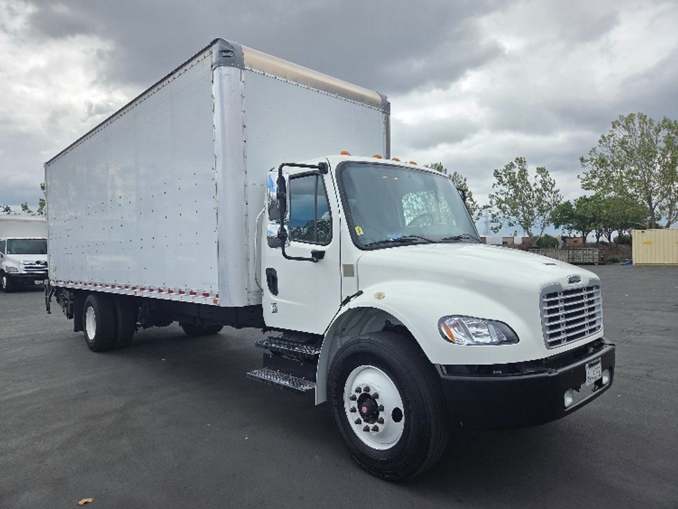 Medium Duty Box Truck-Light and Medium Duty Trucks-Freightliner-2019-M2-West Sacramento-CA-222,828\n\t\tmiles-$ 41,250 - Image 1