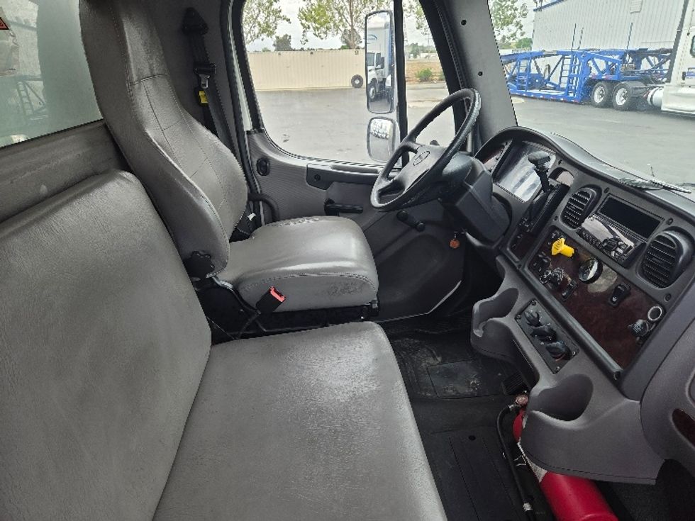 Medium Duty Box Truck-Light and Medium Duty Trucks-Freightliner-2019-M2-West Sacramento-CA-222,828\n\t\tmiles-$ 41,250 - Image 22