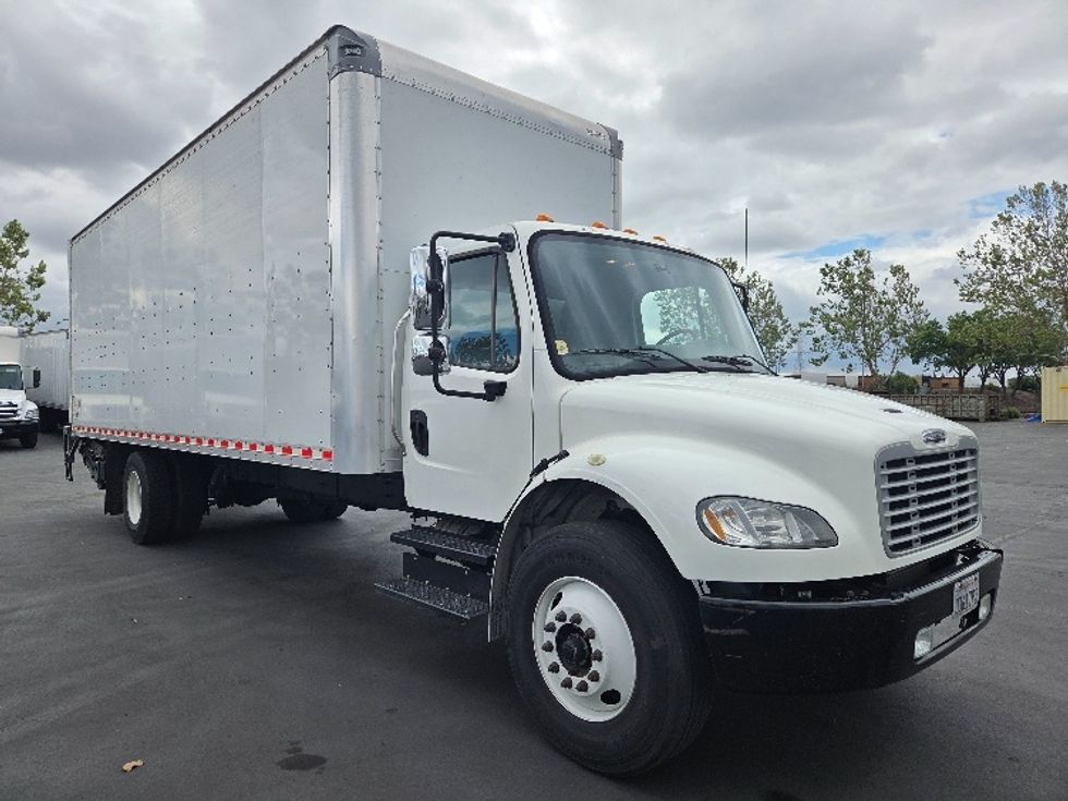 Medium Duty Box Truck-Light and Medium Duty Trucks-Freightliner-2019-M2-West Sacramento-CA-227,114\n\t\tmiles-$ 40,500 - Image 1