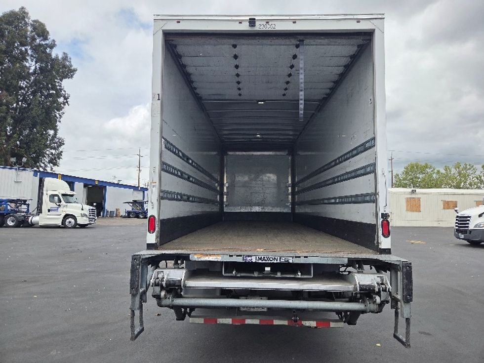 Medium Duty Box Truck-Light and Medium Duty Trucks-Freightliner-2019-M2-West Sacramento-CA-227,114\n\t\tmiles-$ 40,500 - Image 8