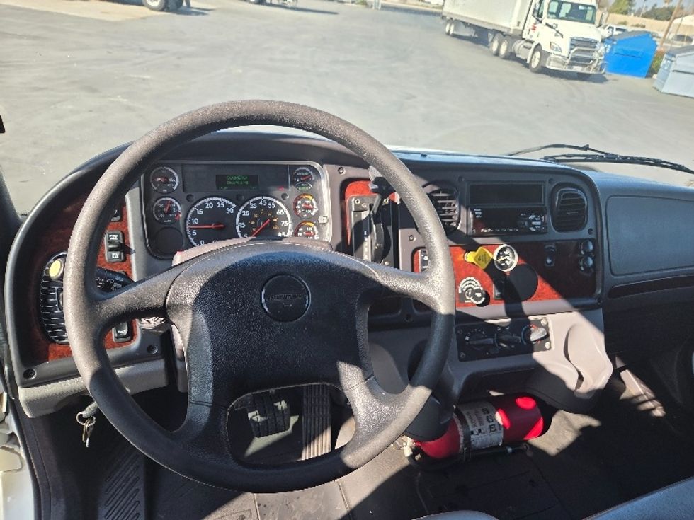 Medium Duty Box Truck-Light and Medium Duty Trucks-Freightliner-2019-M2-West Sacramento-CA-235,585\n\t\tmiles-$ 36,750 - Image 18