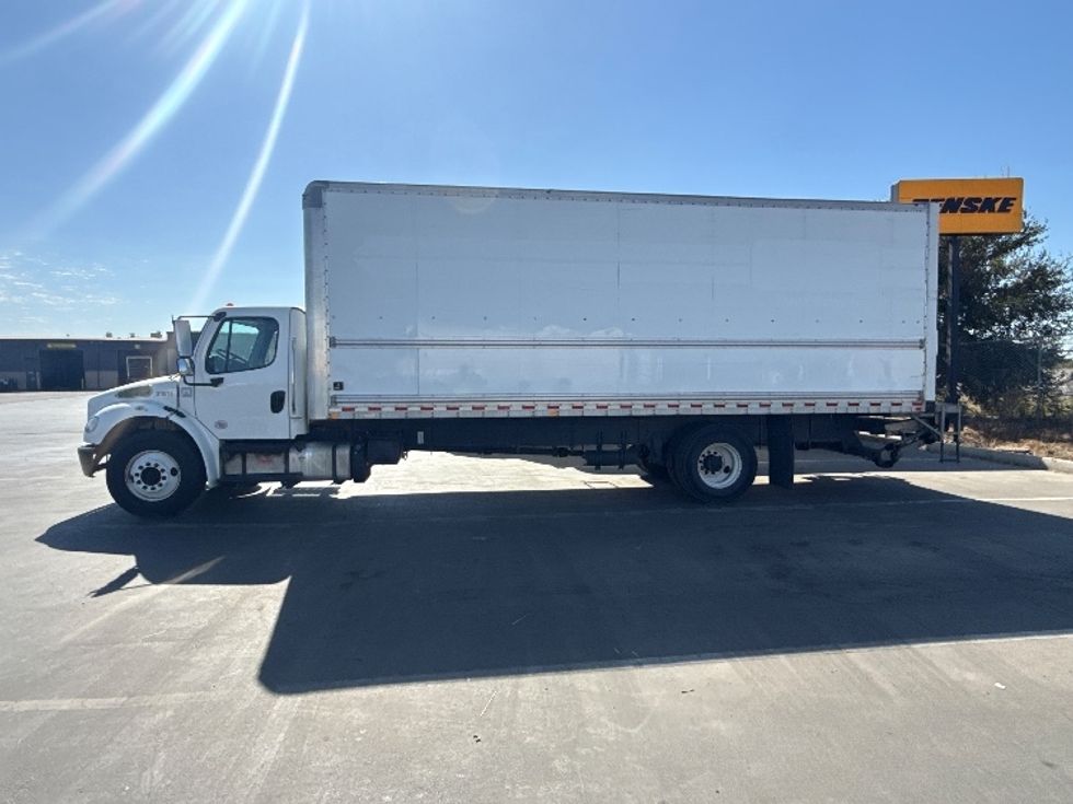 Medium Duty Box Truck-Light and Medium Duty Trucks-Freightliner-2019-M2-West Sacramento-CA-238,149\n\t\tmiles-$ 51,500 - Image 4