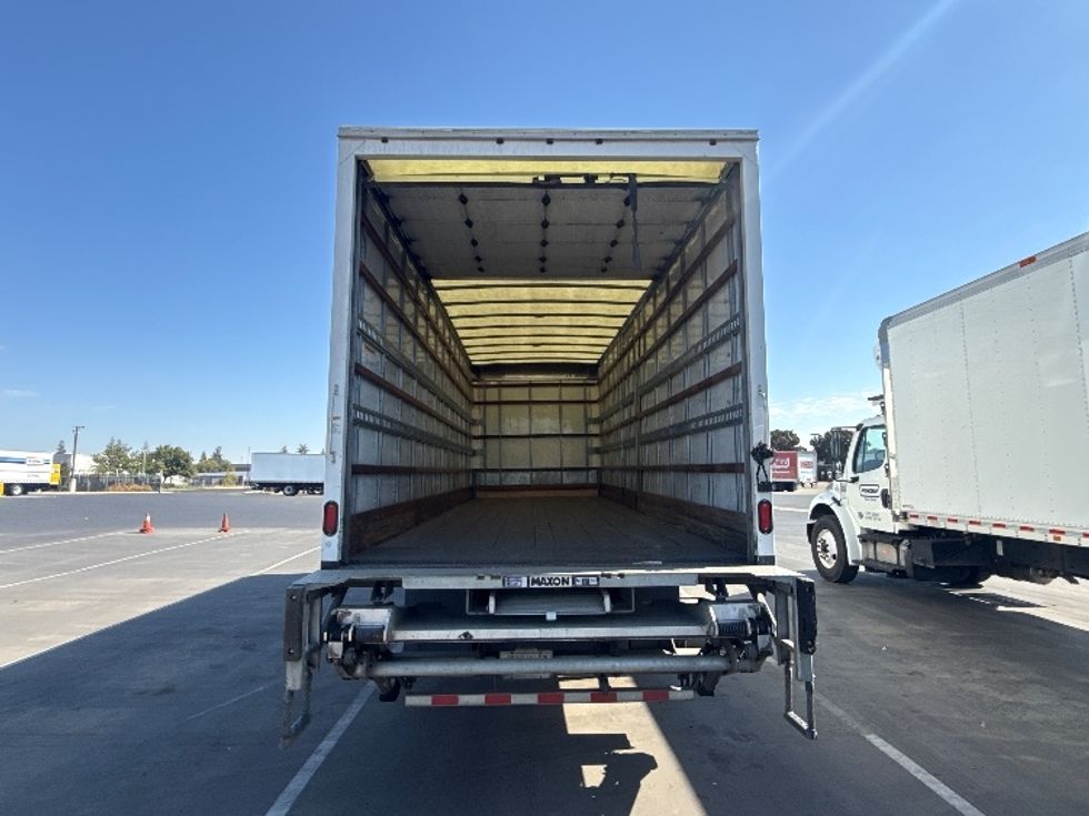 Medium Duty Box Truck-Light and Medium Duty Trucks-Freightliner-2019-M2-West Sacramento-CA-238,149\n\t\tmiles-$ 51,500 - Image 8