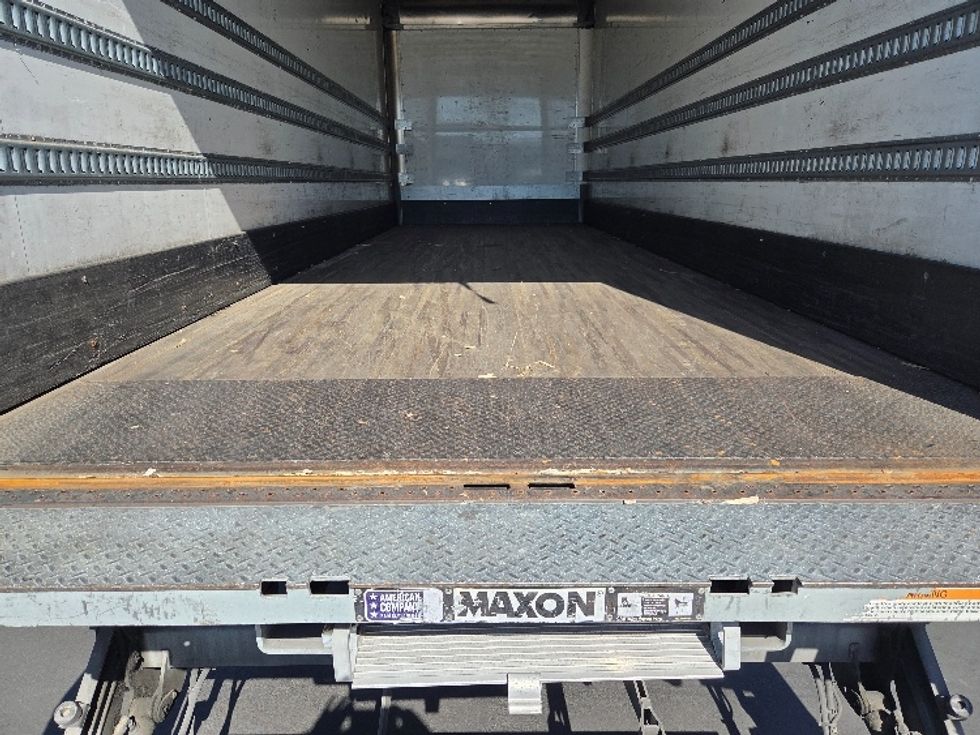Medium Duty Box Truck-Light and Medium Duty Trucks-Freightliner-2019-M2-West Sacramento-CA-255,166\n\t\tmiles-$ 34,750 - Image 10