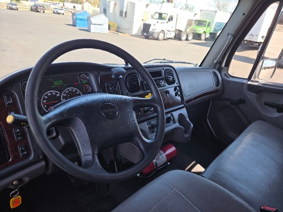 Medium Duty Box Truck-Light and Medium Duty Trucks-Freightliner-2019-M2-West Sacramento-CA-255,166\n\t\tmiles-$ 34,750 - Image 17