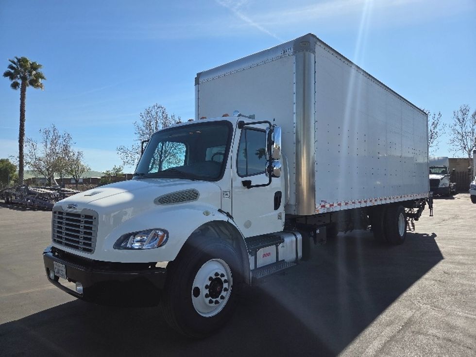 Medium Duty Box Truck-Light and Medium Duty Trucks-Freightliner-2019-M2-West Sacramento-CA-255,166\n\t\tmiles-$ 34,750 - Image 3