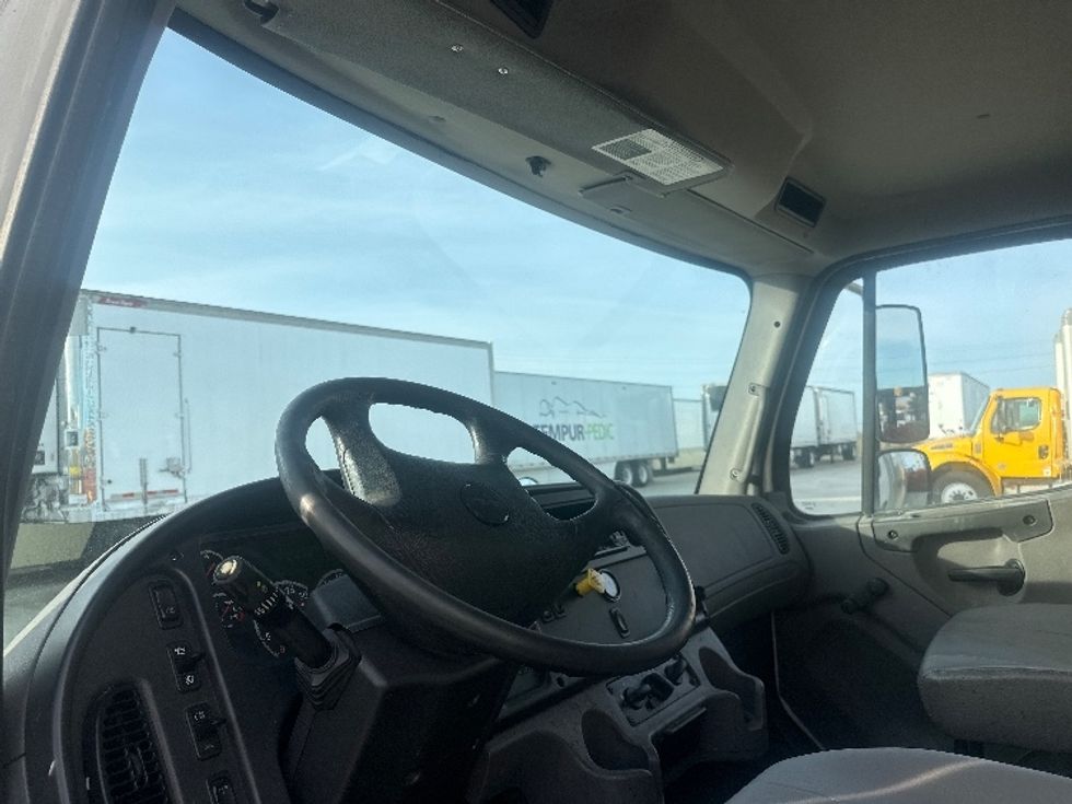 Medium Duty Box Truck-Light and Medium Duty Trucks-Freightliner-2019-M2-West Sacramento-CA-263,790\n\t\tmiles-$ 33,500 - Image 16