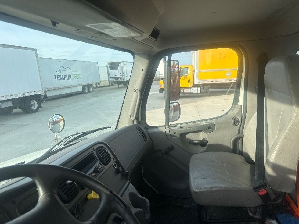 Medium Duty Box Truck-Light and Medium Duty Trucks-Freightliner-2019-M2-West Sacramento-CA-263,790\n\t\tmiles-$ 33,500 - Image 18
