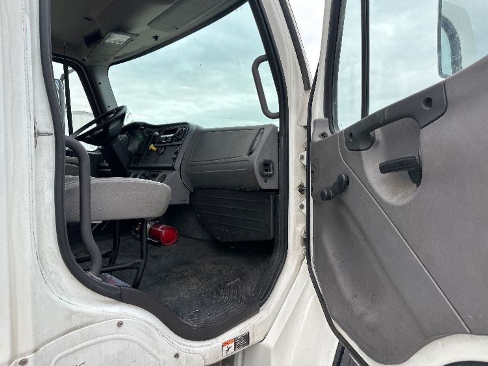 Medium Duty Box Truck-Light and Medium Duty Trucks-Freightliner-2019-M2-West Sacramento-CA-263,790\n\t\tmiles-$ 33,500 - Image 20