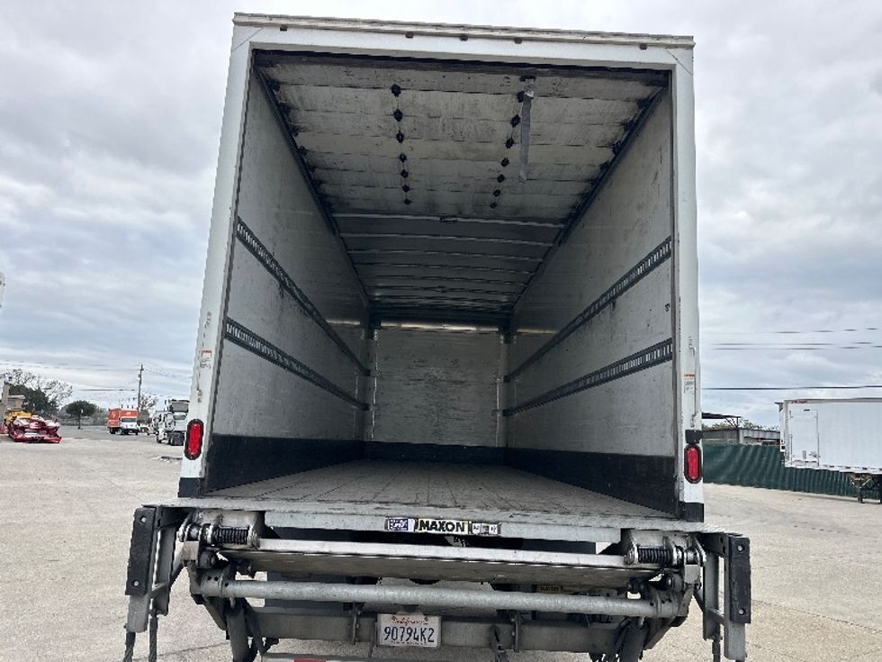 Medium Duty Box Truck-Light and Medium Duty Trucks-Freightliner-2019-M2-West Sacramento-CA-263,790\n\t\tmiles-$ 33,500 - Image 8