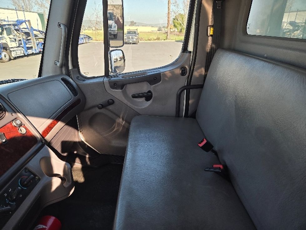 Medium Duty Box Truck-Light and Medium Duty Trucks-Freightliner-2019-M2-West Sacramento-CA-275,455\n\t\tmiles-$ 30,500 - Image 19