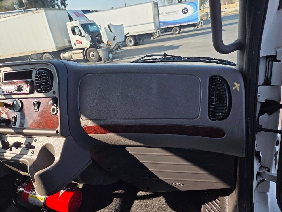 Medium Duty Box Truck-Light and Medium Duty Trucks-Freightliner-2019-M2-West Sacramento-CA-275,455\n\t\tmiles-$ 30,500 - Image 21