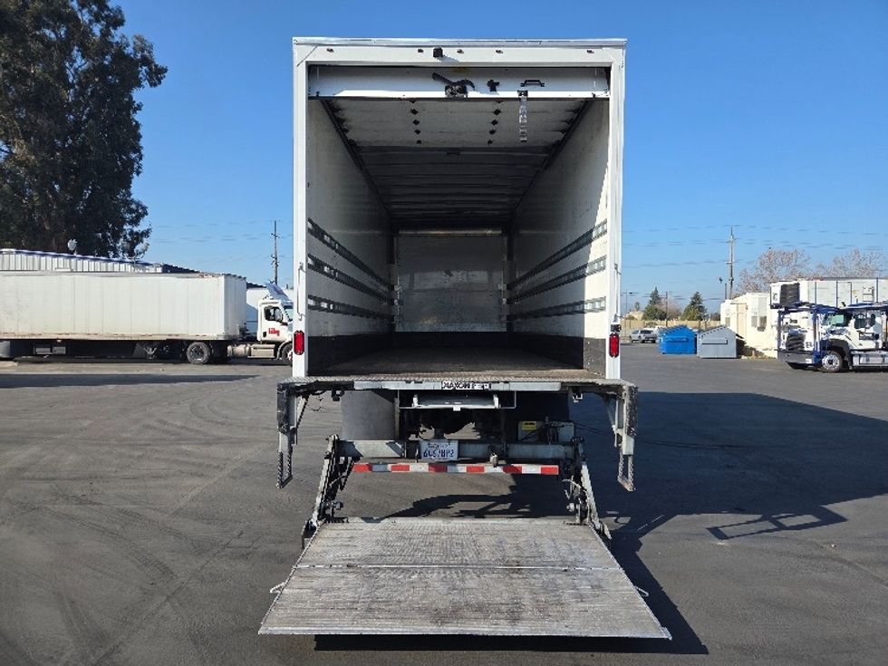 Medium Duty Box Truck-Light and Medium Duty Trucks-Freightliner-2019-M2-West Sacramento-CA-275,455\n\t\tmiles-$ 30,500 - Image 9