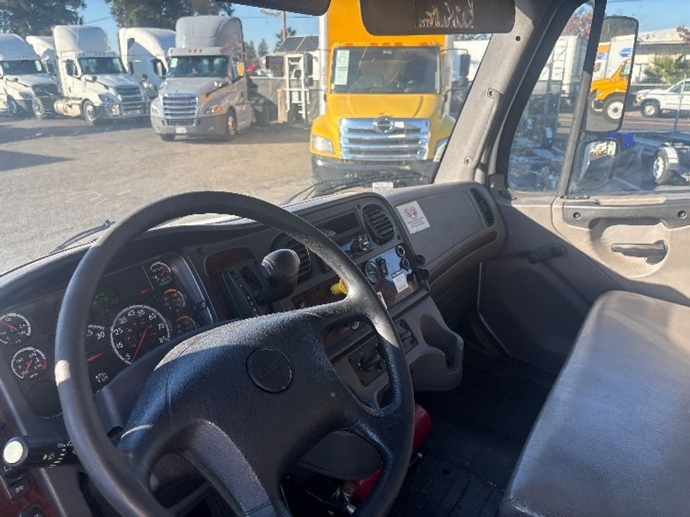 Medium Duty Box Truck-Light and Medium Duty Trucks-Freightliner-2019-M2-West Sacramento-CA-280,966\n\t\tmiles-$ 36,000 - Image 17