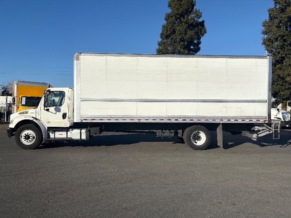 Medium Duty Box Truck-Light and Medium Duty Trucks-Freightliner-2019-M2-West Sacramento-CA-280,966\n\t\tmiles-$ 36,000 - Image 4