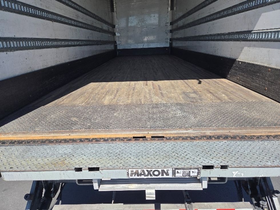 Medium Duty Box Truck-Light and Medium Duty Trucks-Freightliner-2019-M2-West Sacramento-CA-283,222\n\t\tmiles-$ 29,250 - Image 10