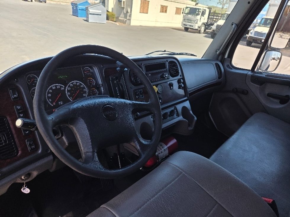 Medium Duty Box Truck-Light and Medium Duty Trucks-Freightliner-2019-M2-West Sacramento-CA-283,222\n\t\tmiles-$ 29,250 - Image 17
