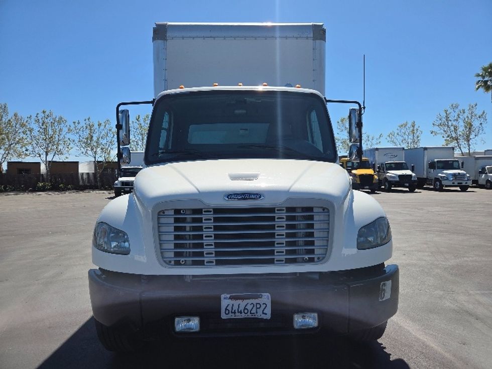 Medium Duty Box Truck-Light and Medium Duty Trucks-Freightliner-2019-M2-West Sacramento-CA-283,222\n\t\tmiles-$ 29,250 - Image 2