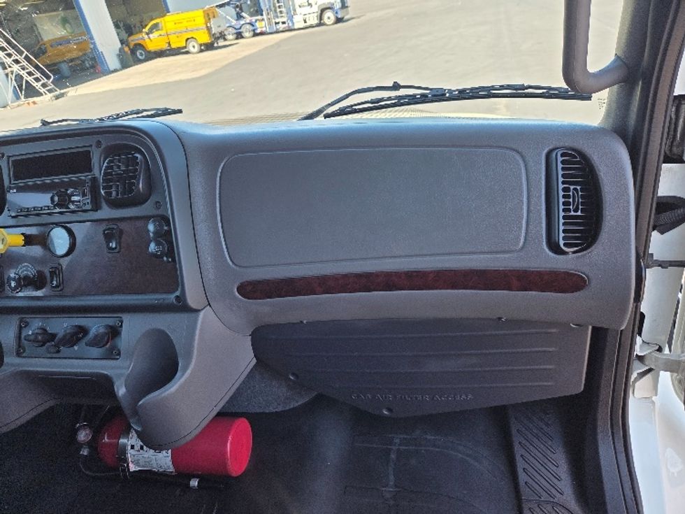 Medium Duty Box Truck-Light and Medium Duty Trucks-Freightliner-2019-M2-West Sacramento-CA-283,222\n\t\tmiles-$ 29,250 - Image 21