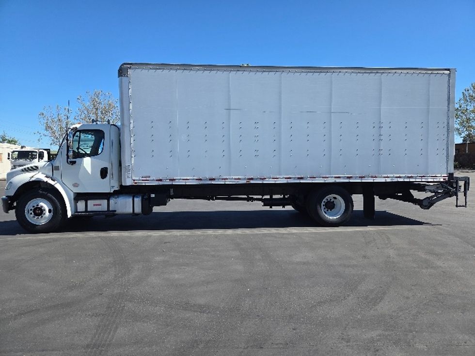 Medium Duty Box Truck-Light and Medium Duty Trucks-Freightliner-2019-M2-West Sacramento-CA-283,222\n\t\tmiles-$ 29,250 - Image 4
