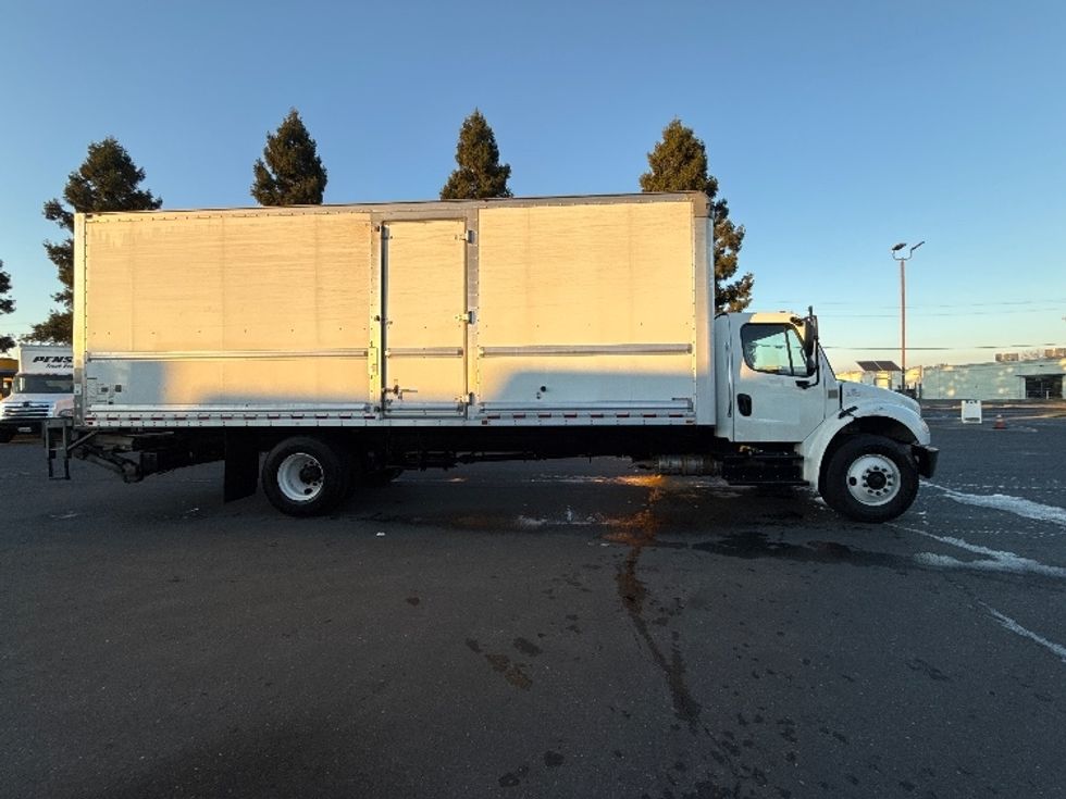 Medium Duty Box Truck-Light and Medium Duty Trucks-Freightliner-2019-M2-West Sacramento-CA-289,103\n\t\tmiles-$ 34,750 - Image 15