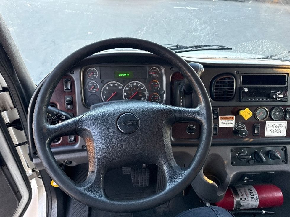 Medium Duty Box Truck-Light and Medium Duty Trucks-Freightliner-2019-M2-West Sacramento-CA-289,103\n\t\tmiles-$ 34,750 - Image 17