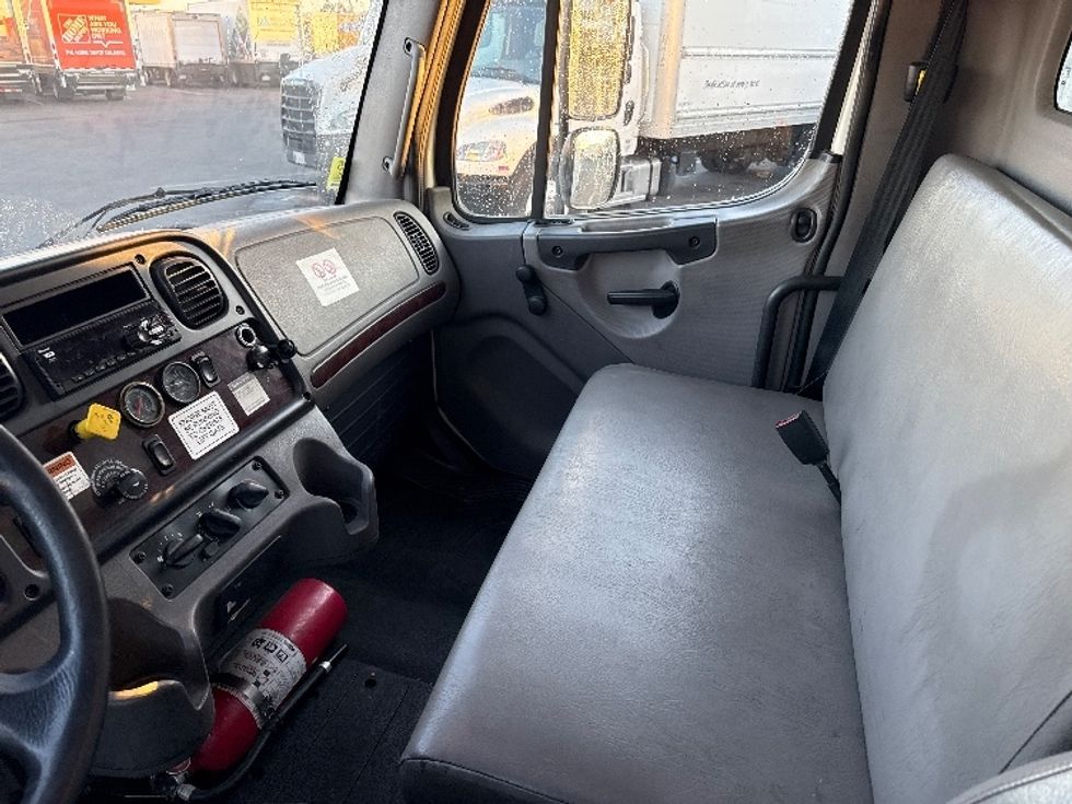 Medium Duty Box Truck-Light and Medium Duty Trucks-Freightliner-2019-M2-West Sacramento-CA-289,103\n\t\tmiles-$ 34,750 - Image 19