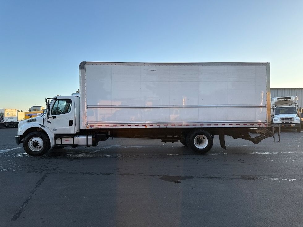 Medium Duty Box Truck-Light and Medium Duty Trucks-Freightliner-2019-M2-West Sacramento-CA-289,103\n\t\tmiles-$ 34,750 - Image 4