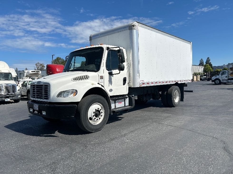 Medium Duty Box Truck-Light and Medium Duty Trucks-Freightliner-2019-M2-West Sacramento-CA-303,433\n\t\tmiles-$ 20,000 - Image 3