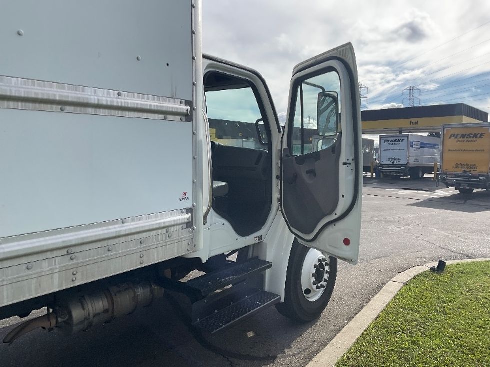 Medium Duty Box Truck-Light and Medium Duty Trucks-Freightliner-2019-M2-West Sacramento-CA-341,693\n\t\tmiles-$ 24,500 - Image 20
