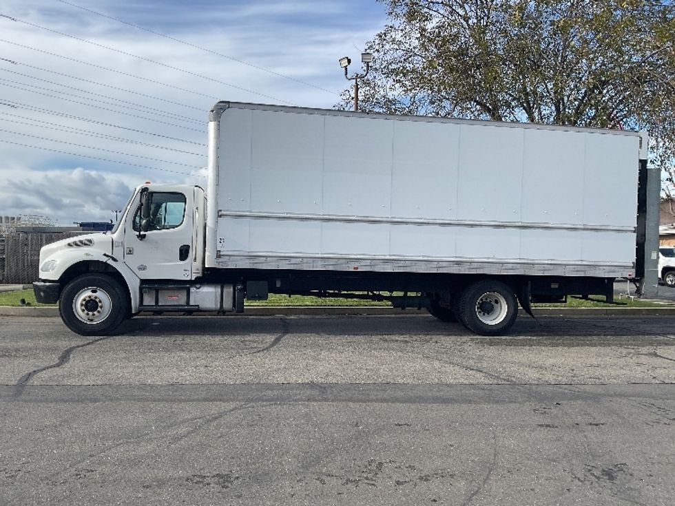 Medium Duty Box Truck-Light and Medium Duty Trucks-Freightliner-2019-M2-West Sacramento-CA-341,693\n\t\tmiles-$ 24,500 - Image 4