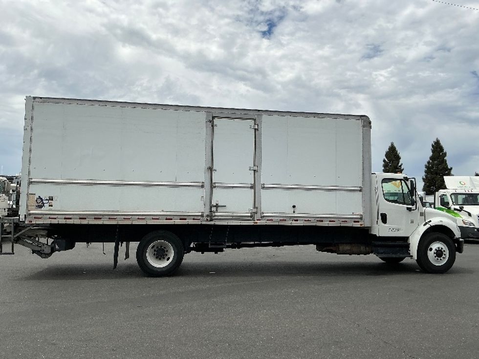 Medium Duty Box Truck-Light and Medium Duty Trucks-Freightliner-2019-M2-West Sacramento-CA-390,939\n\t\tmiles-$ 23,500 - Image 15