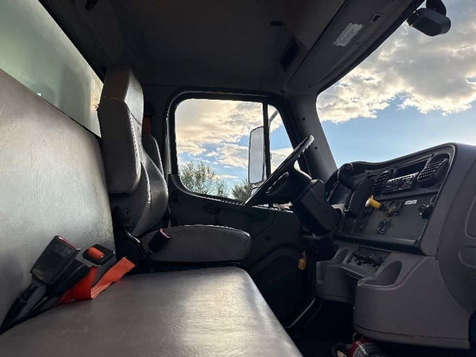 Medium Duty Box Truck-Light and Medium Duty Trucks-Freightliner-2019-M2-West Valley City-UT-123,750\n\t\tmiles-$ 58,500 - Image 22